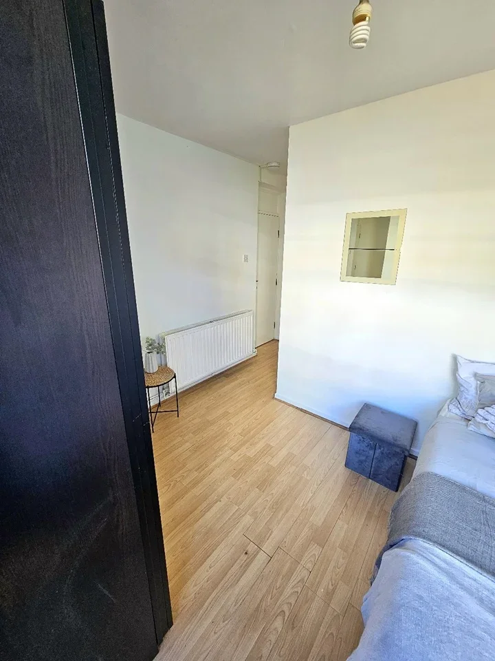 Room Brock Place in Greater London