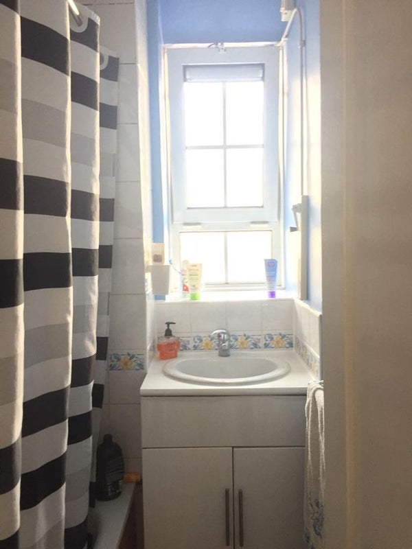 Room Coral Street in Greater London