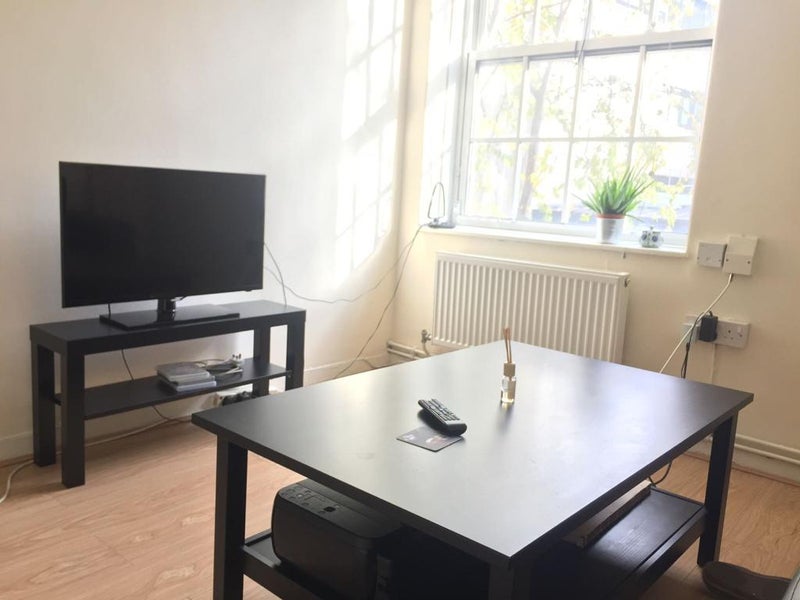 Room Coral Street in Greater London