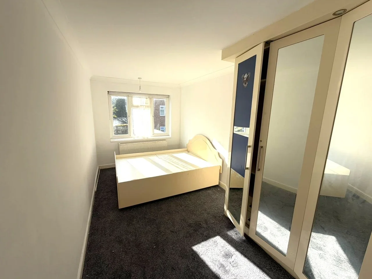 Flat Cranleigh Gardens in Greater London