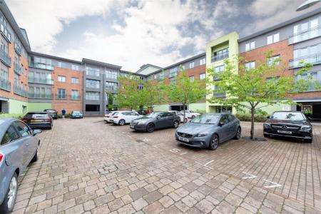 Flat Worsdell Drive in Gateshead