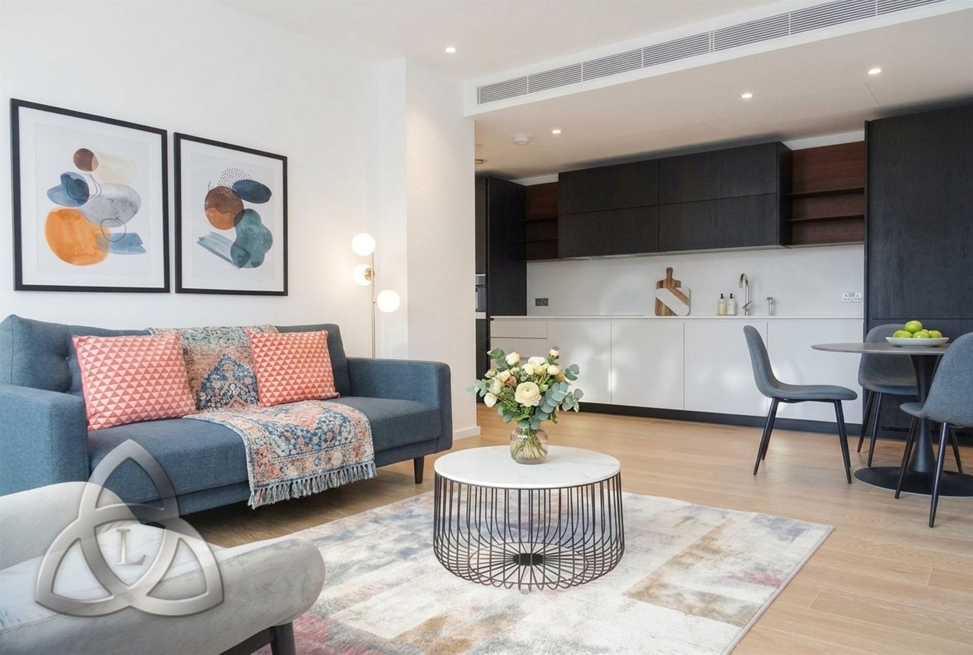 Flat Long Street in Greater London