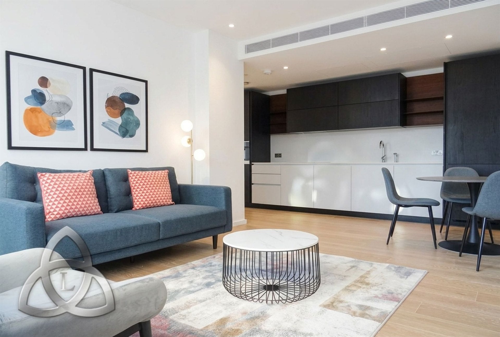Flat Long Street in Greater London