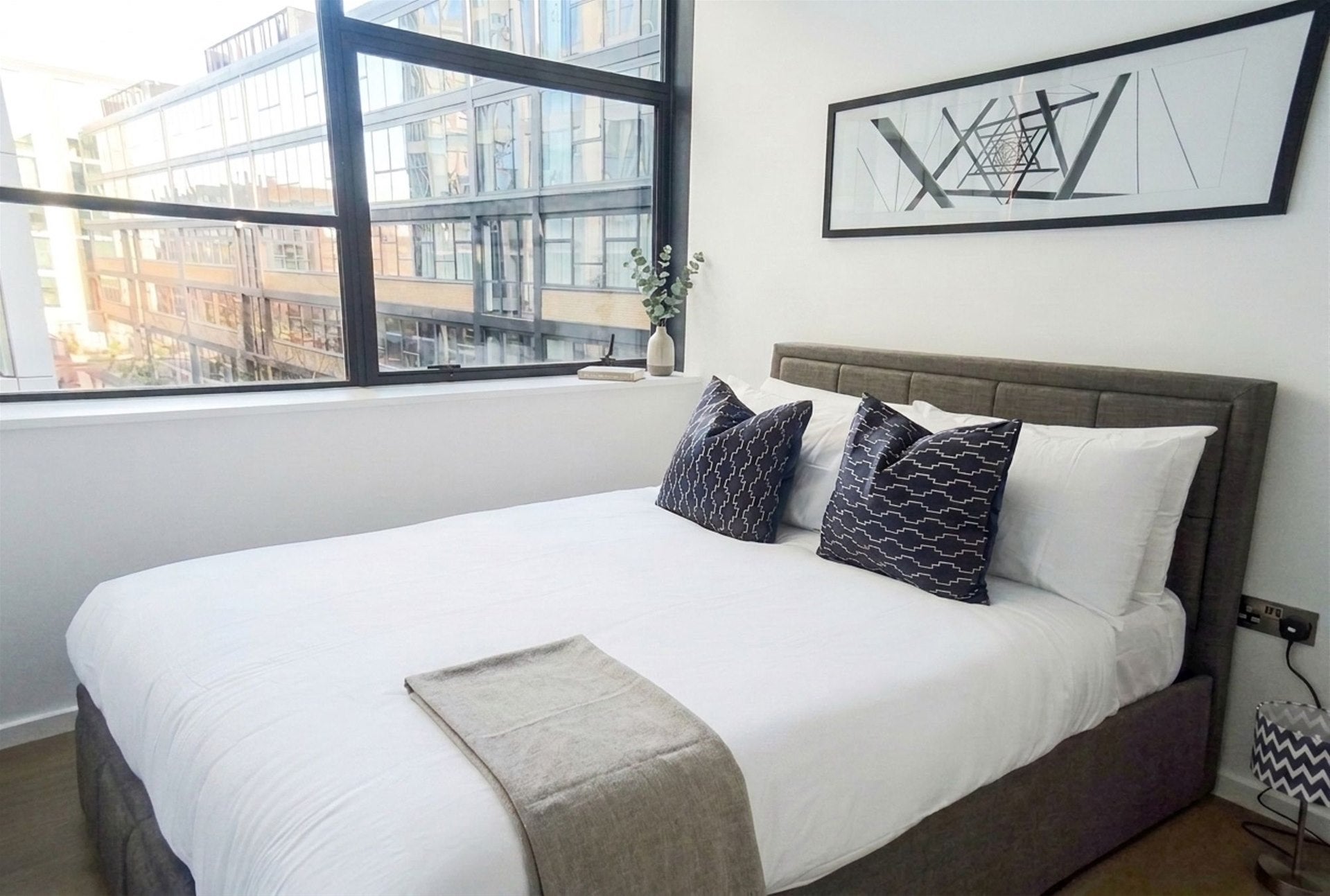 Flat Long Street in Greater London