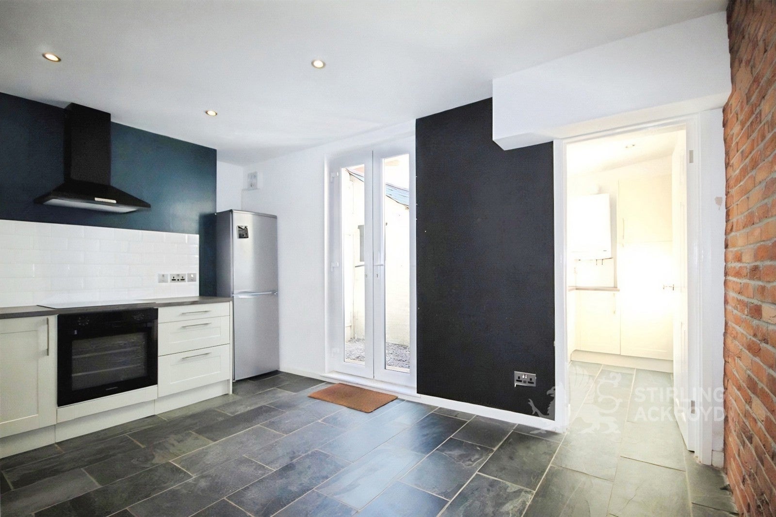 Flat Walnut Tree Close in Guildford