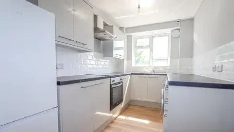 Flat Clarence Road in Grays