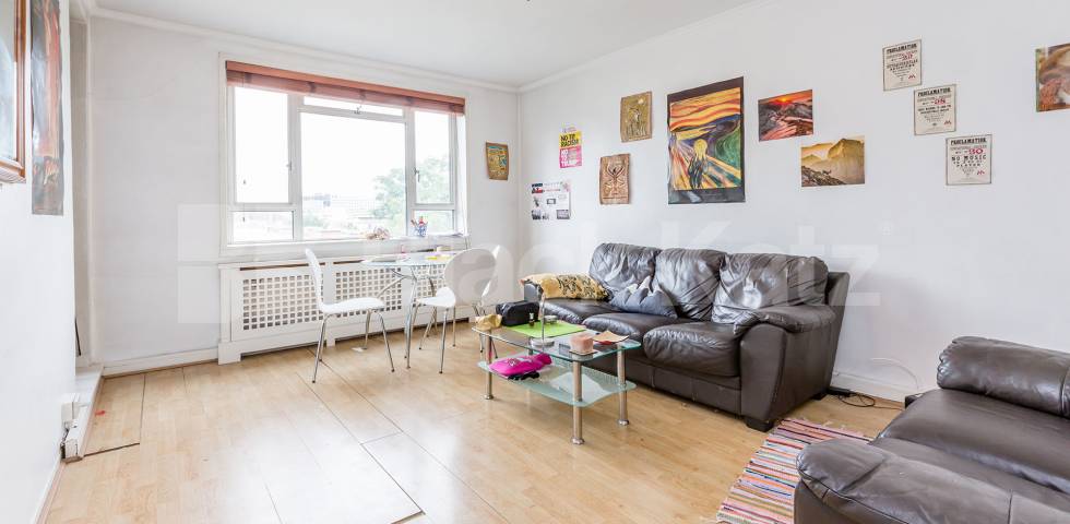 Room White Lion Street in Greater London