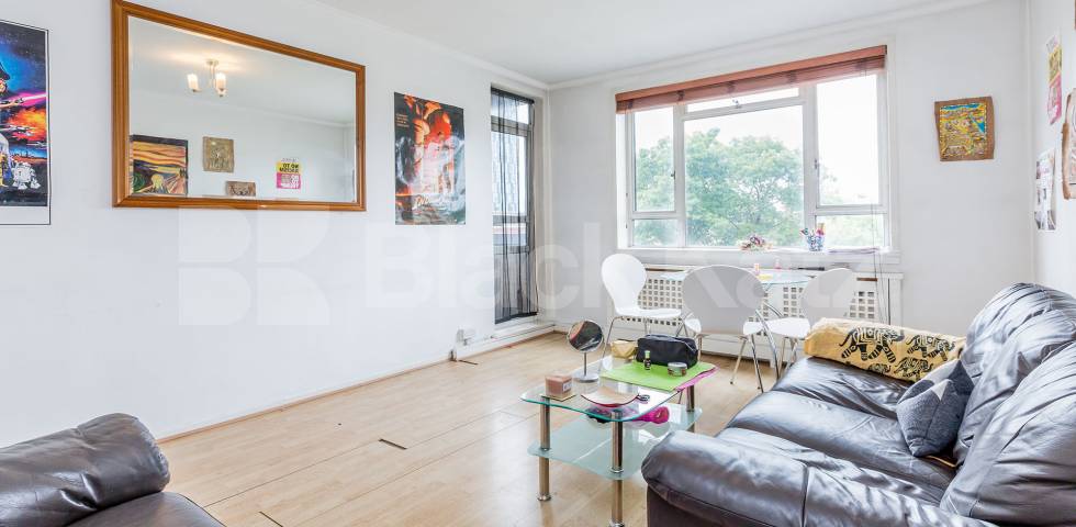 Room White Lion Street in Greater London