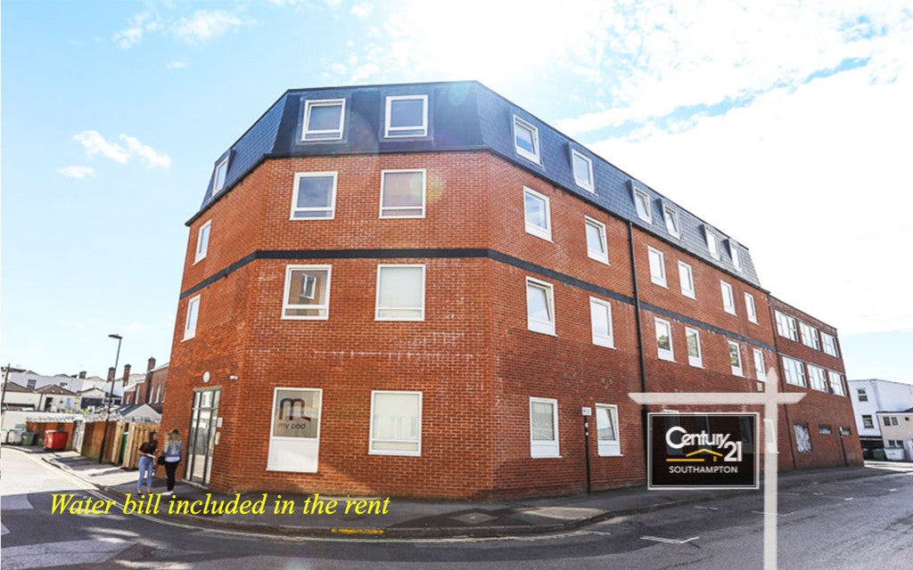 Flat Carlton Place in Southampton