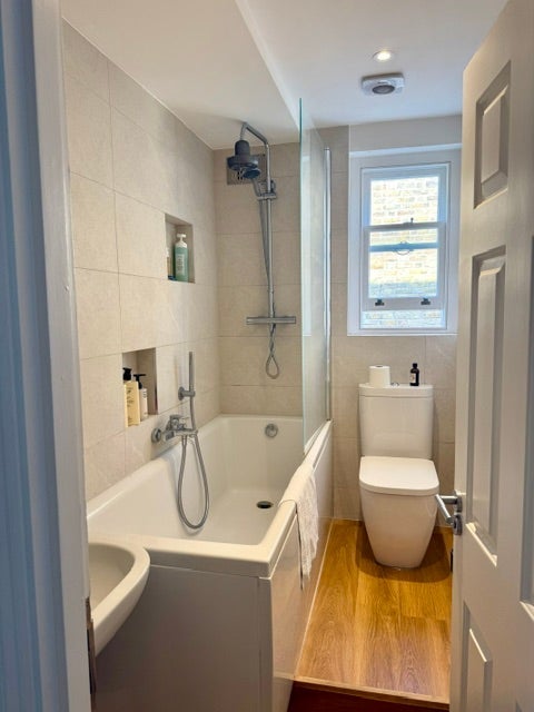 Flat Northchurch Road in Greater London