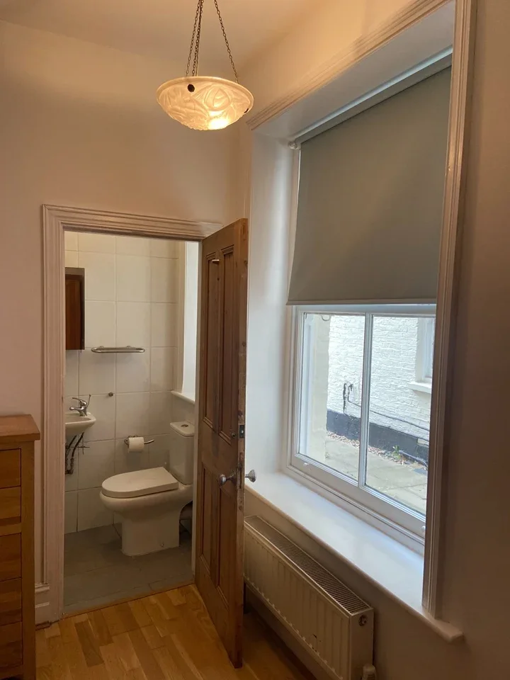 Room Grantully Road in City of Westminster