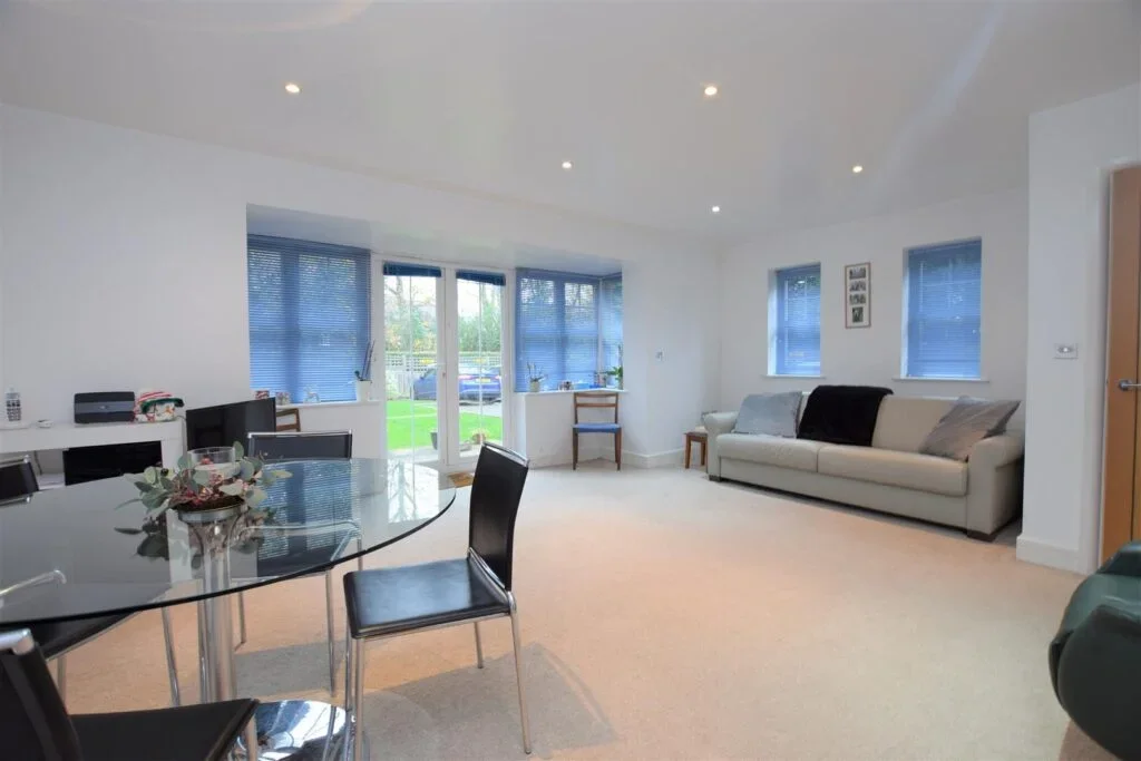 Flat Upper Mulgrave Road in Greater London