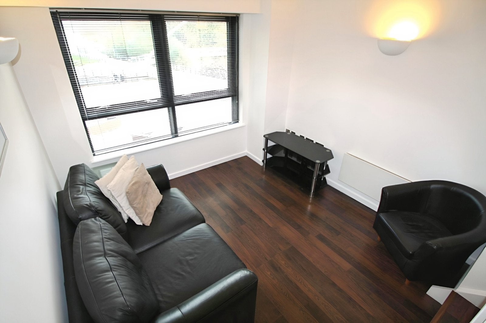 Flat Riverside Way in Leeds