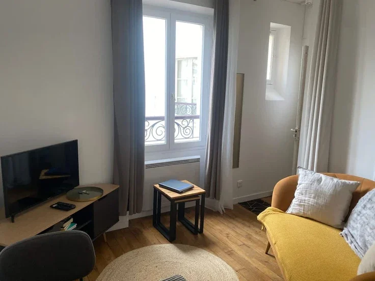 Flat Passage Ramey in Paris