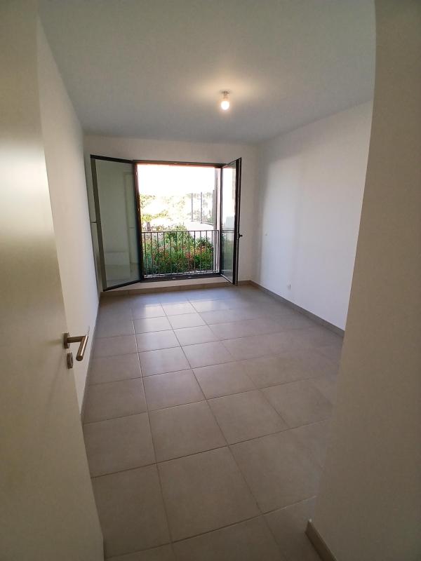Flat Avenue de Saint-Zacharie in Trets