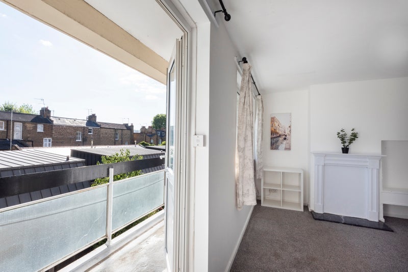 Room Baxter Road in Greater London