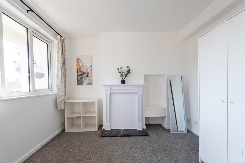 Room Baxter Road in Greater London