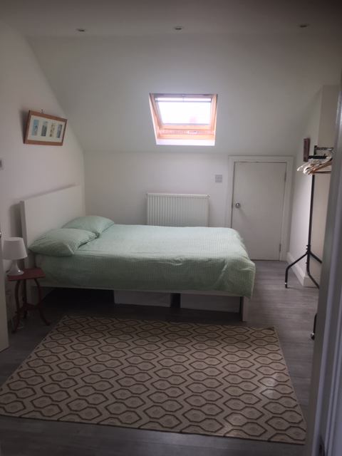 Room Enmore Road in Greater London