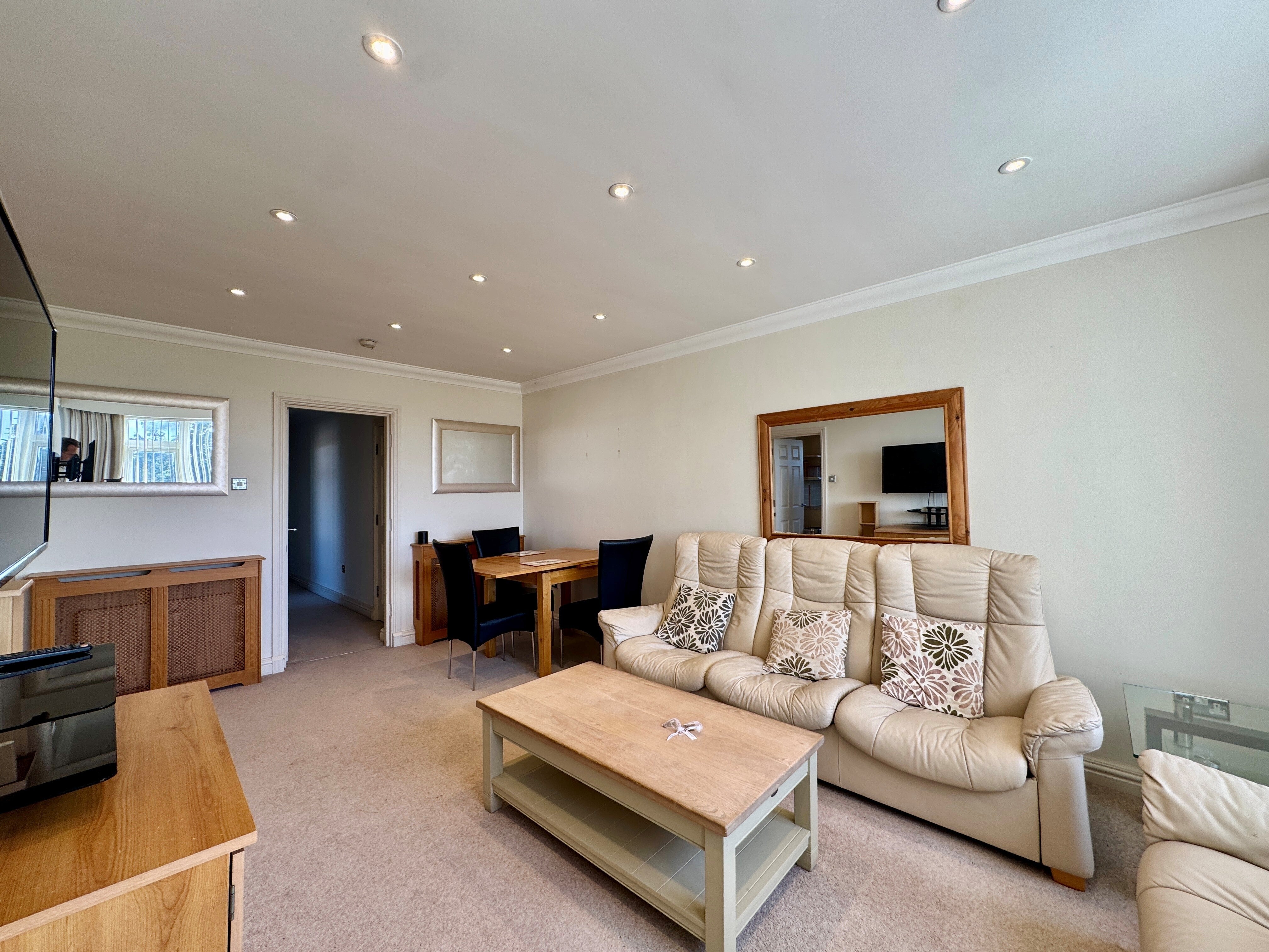 Flat Lindsay Road in Poole