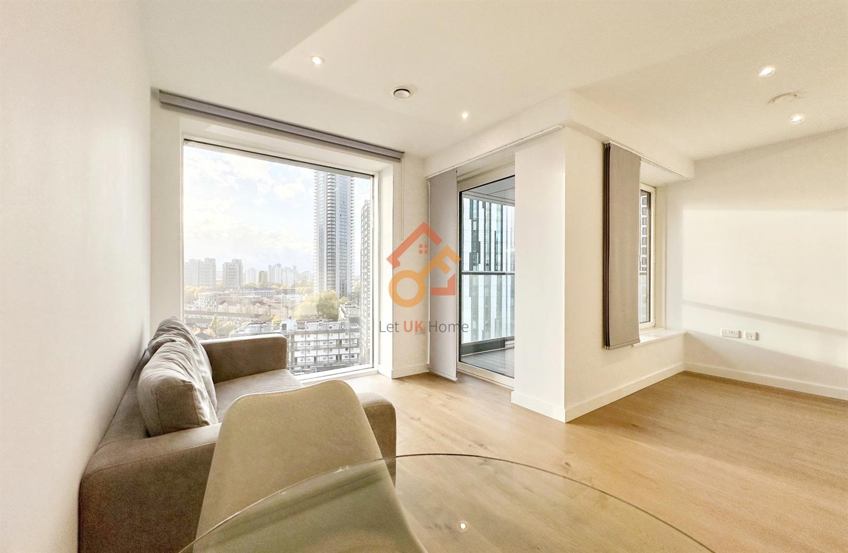 Flat Deacon Street in Greater London