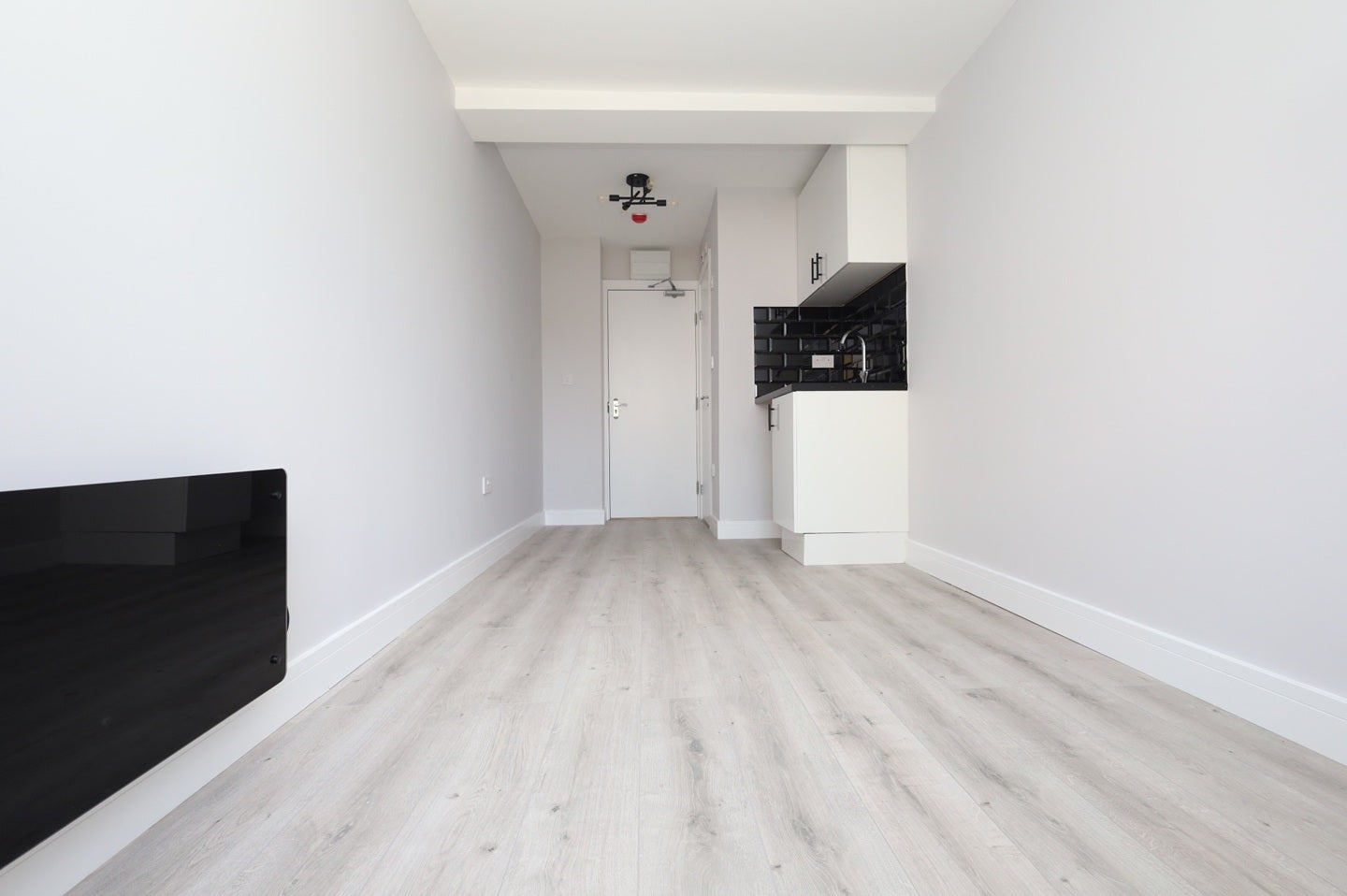 Flat Hetherington Road in Borough of Spelthorne