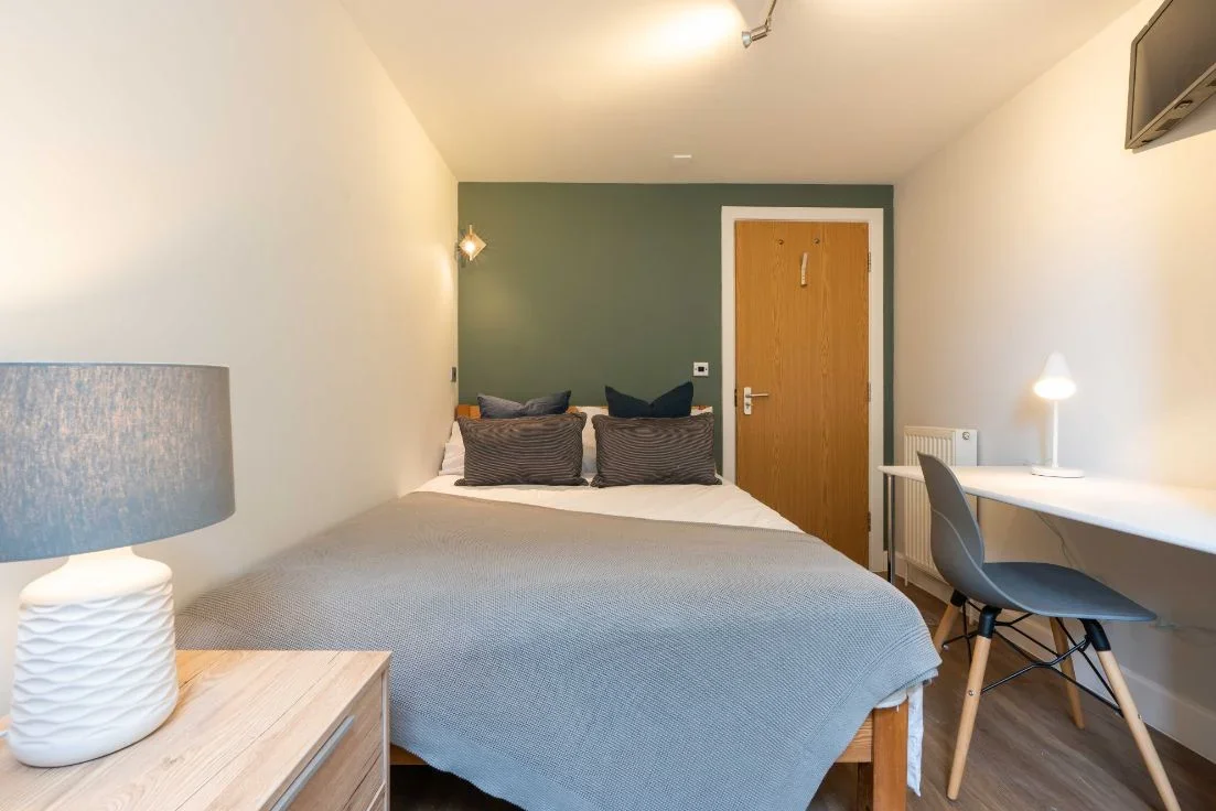 Flat Jesmond Road in Newcastle upon Tyne