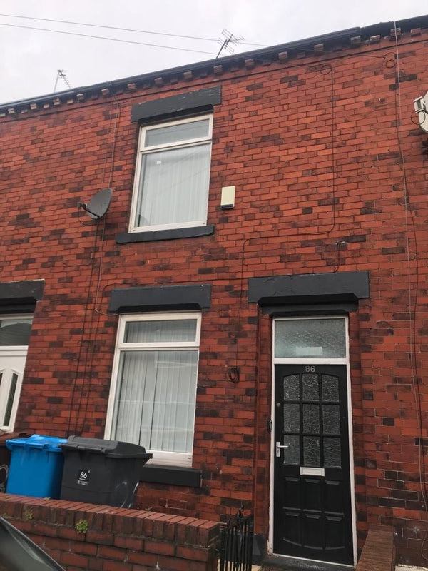 Room Huxley Street in Oldham