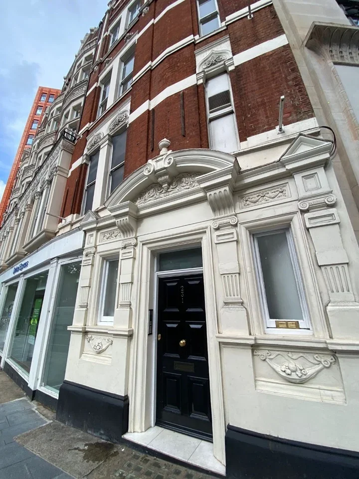 Flat Shaftesbury Avenue in Greater London