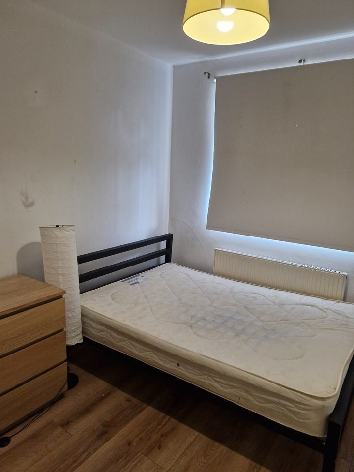 Room Stepney Way in Greater London