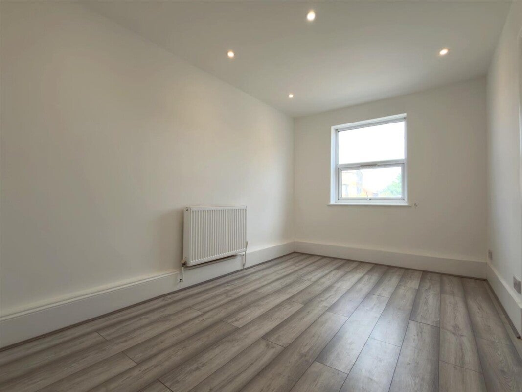 Flat Frances Street in Greater London