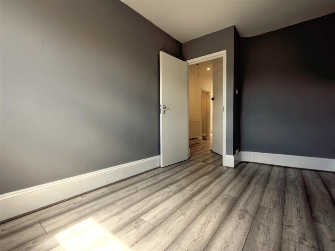 Flat Frances Street in Greater London