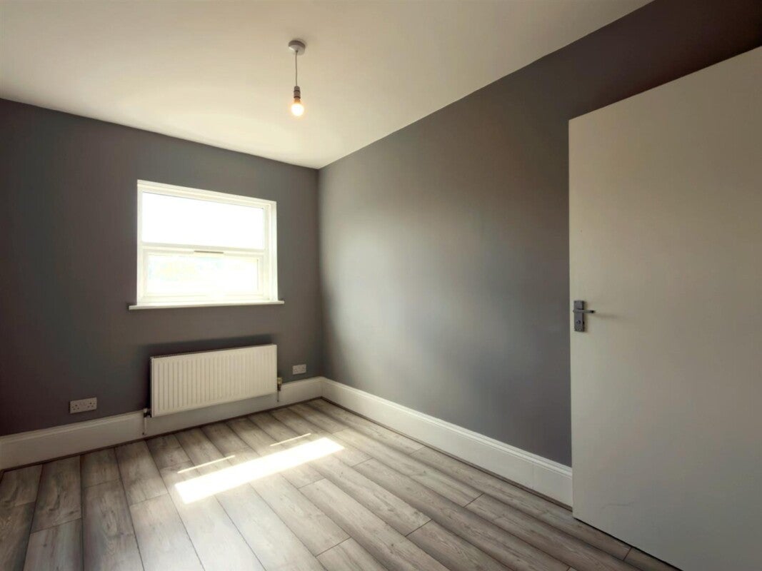 Flat Frances Street in Greater London