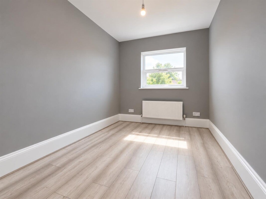 Flat Frances Street in Greater London