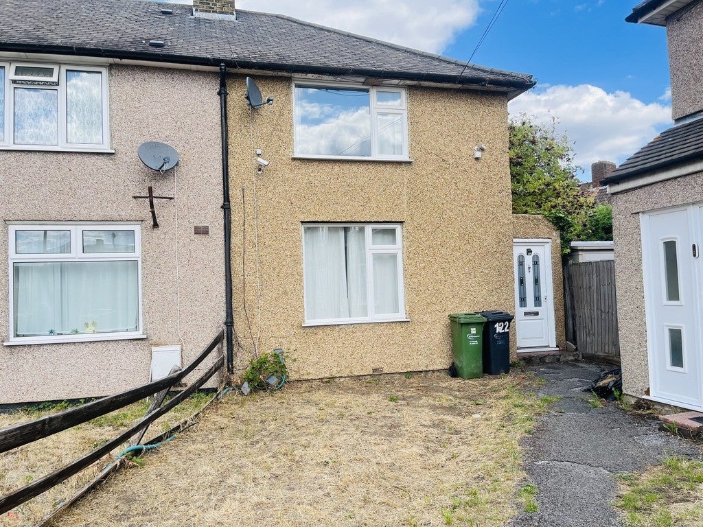 House Arden Crescent in Greater London