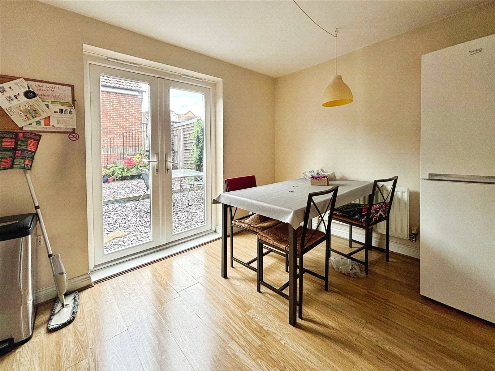 Room Millgrove Street in Blunsdon St Andrew