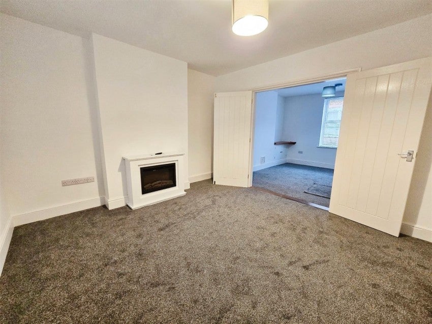 Flat Montague Street in Rushden