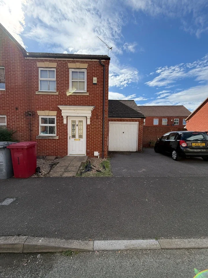 House Gilbert Way in Slough