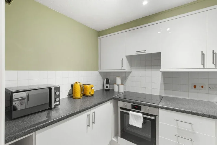 Flat Newark Street in Greater London