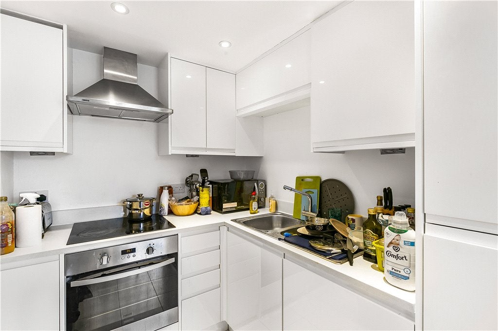 Flat Durnsford Road in Greater London