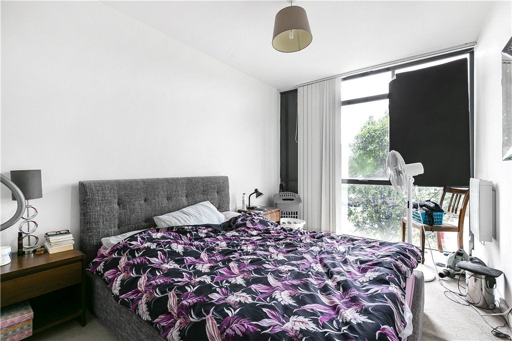 Flat Durnsford Road in Greater London