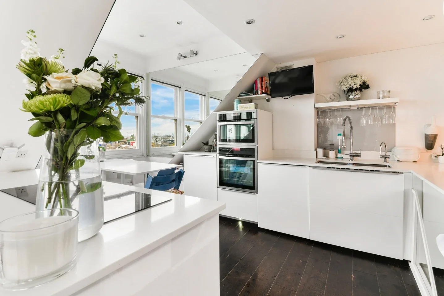 Flat Humber Road in Greater London