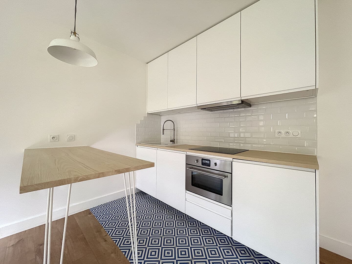 Flat Avenue Charles de Gaulle in Neuilly-sur-Seine