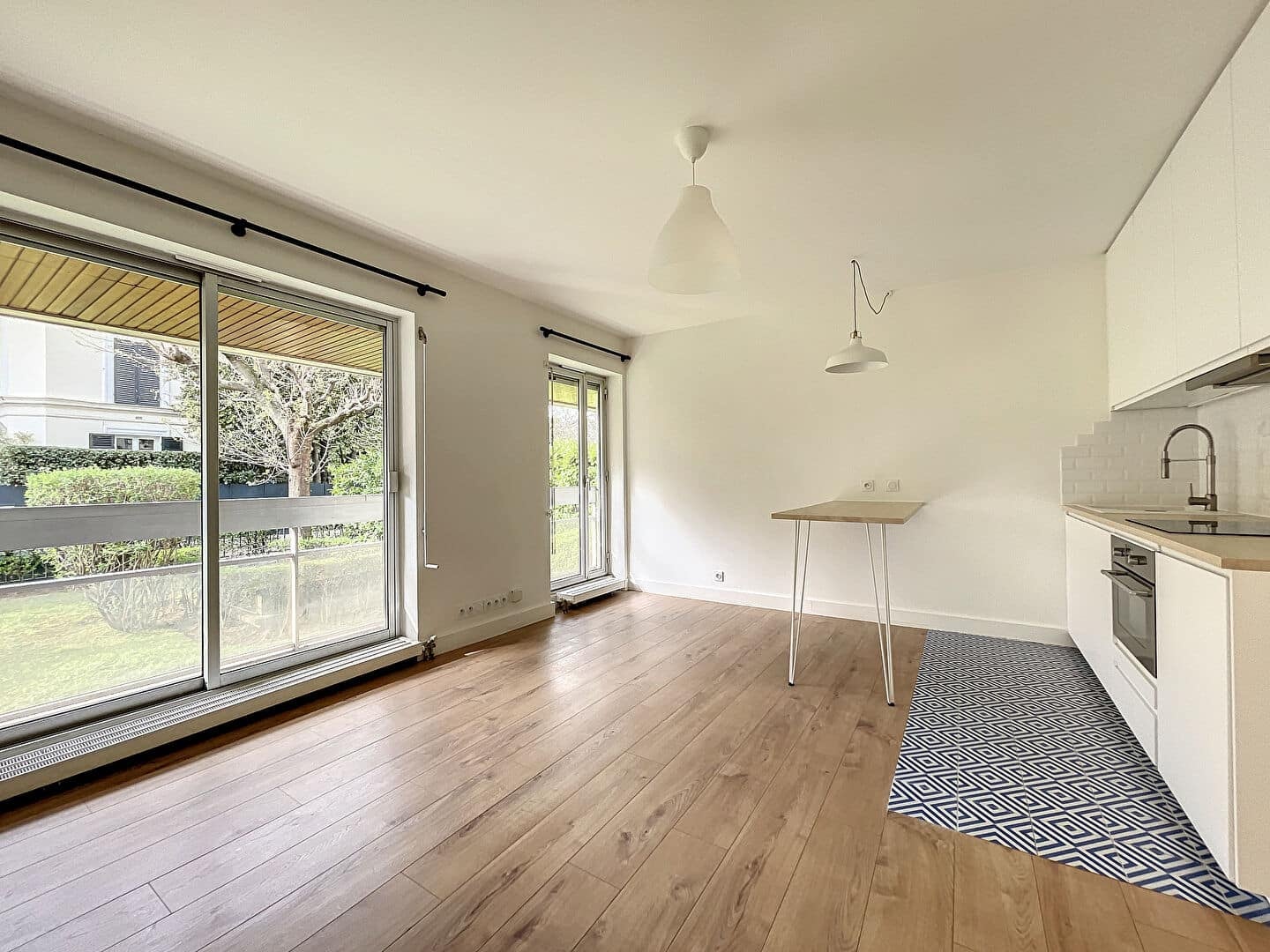 Flat Avenue Charles de Gaulle in Neuilly-sur-Seine