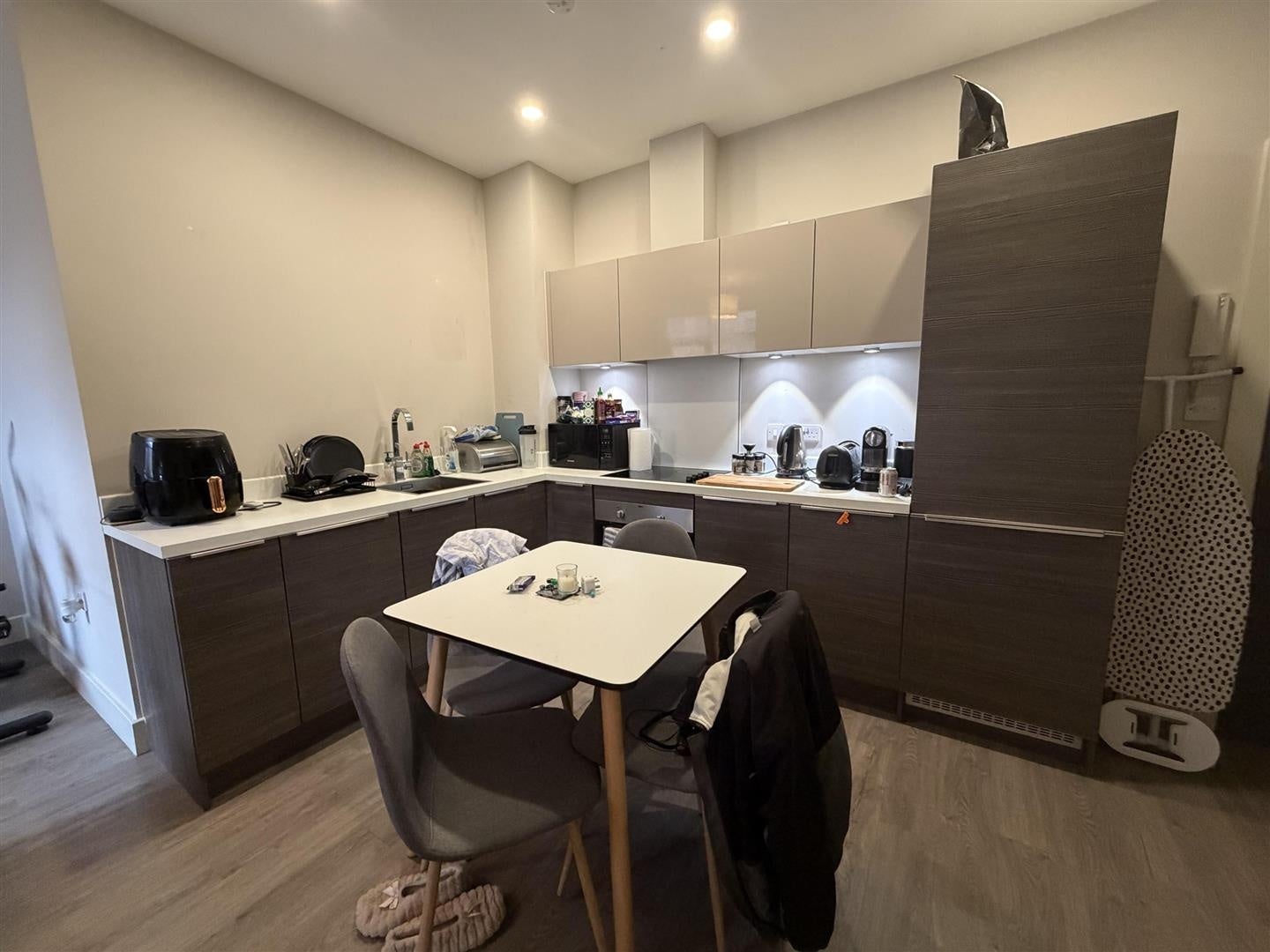 Flat Dawsons Square in Leeds