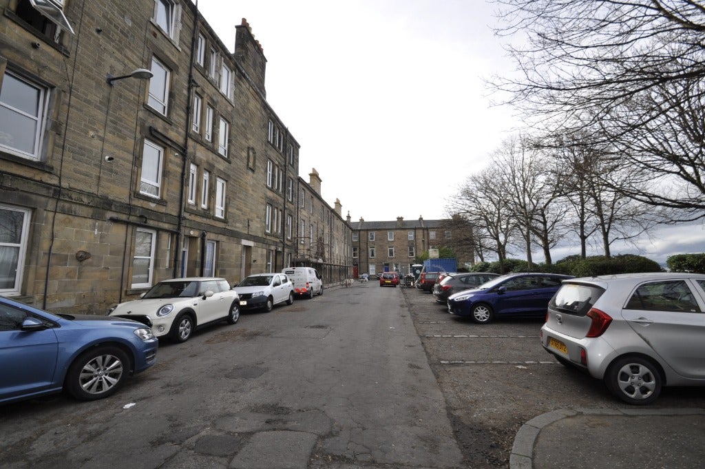 Flat Lower Granton Road in City of Edinburgh