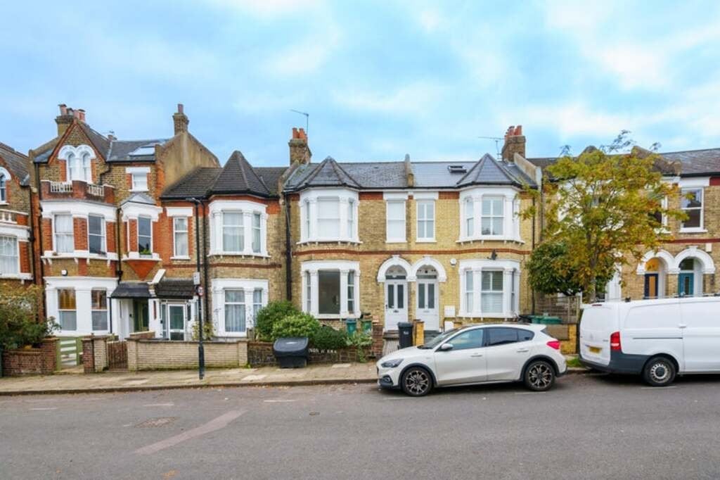 Room Agamemnon Road in Greater London