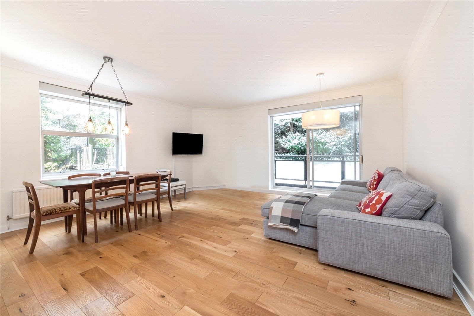 Flat Sumpter Close in Greater London