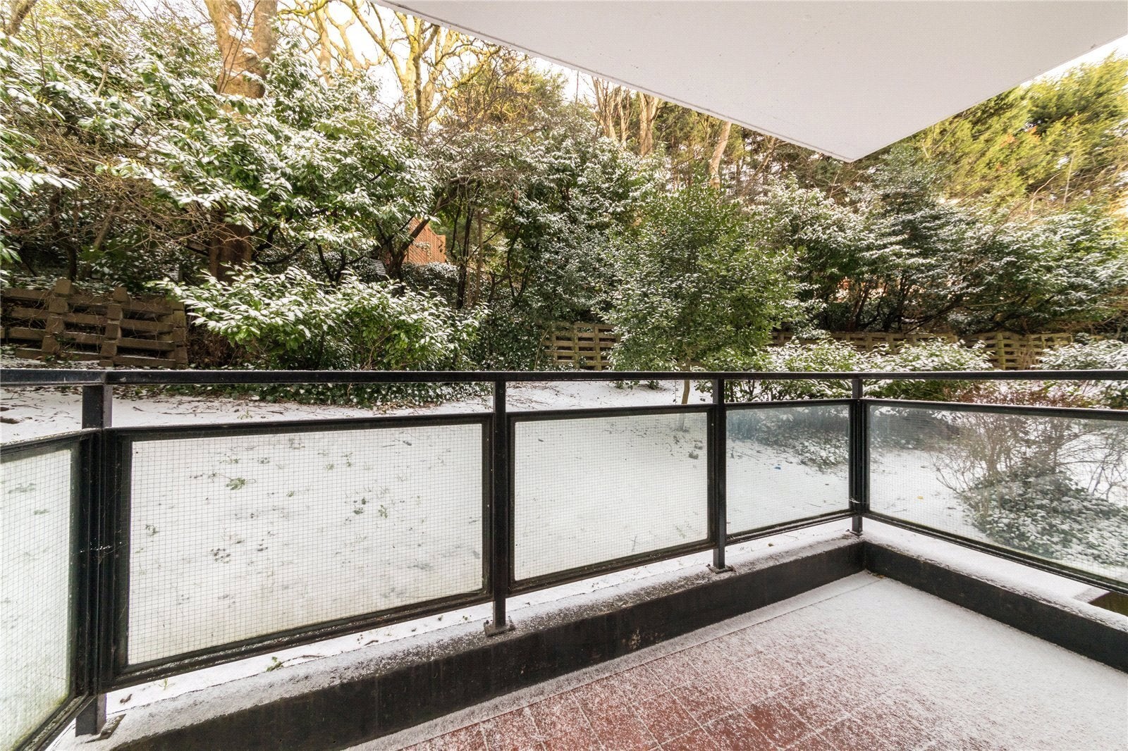 Flat Sumpter Close in Greater London