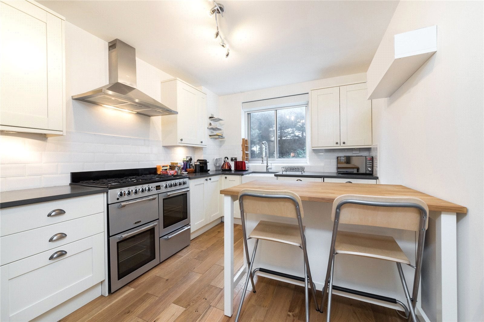Flat Sumpter Close in Greater London