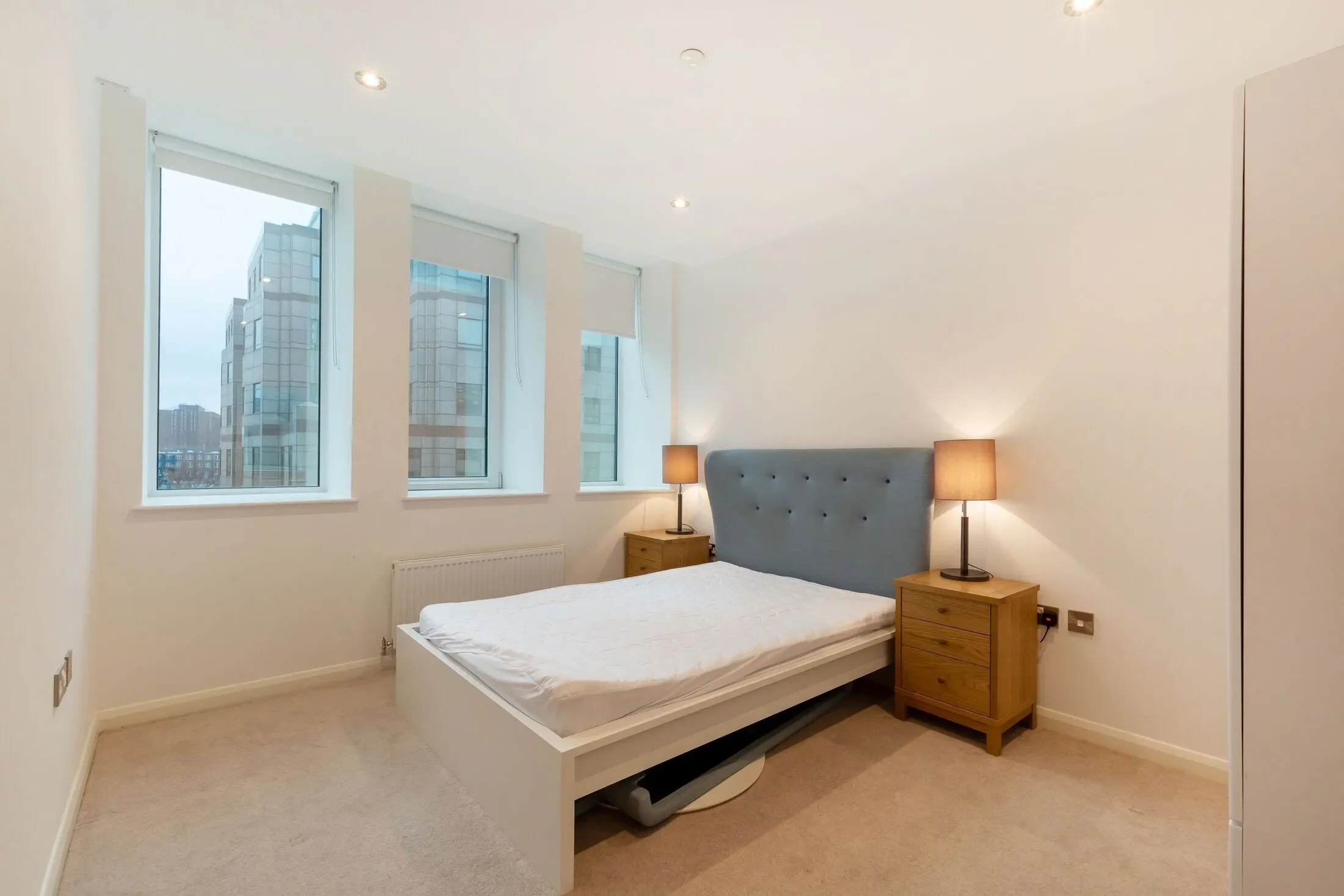 Flat Lansdowne Road in Greater London